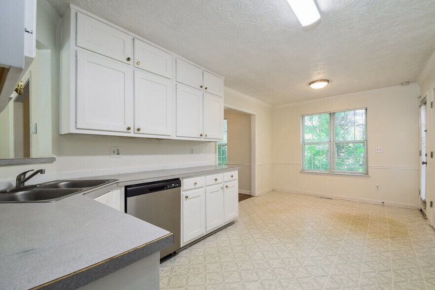 Building Photo - 976 Masters Ln