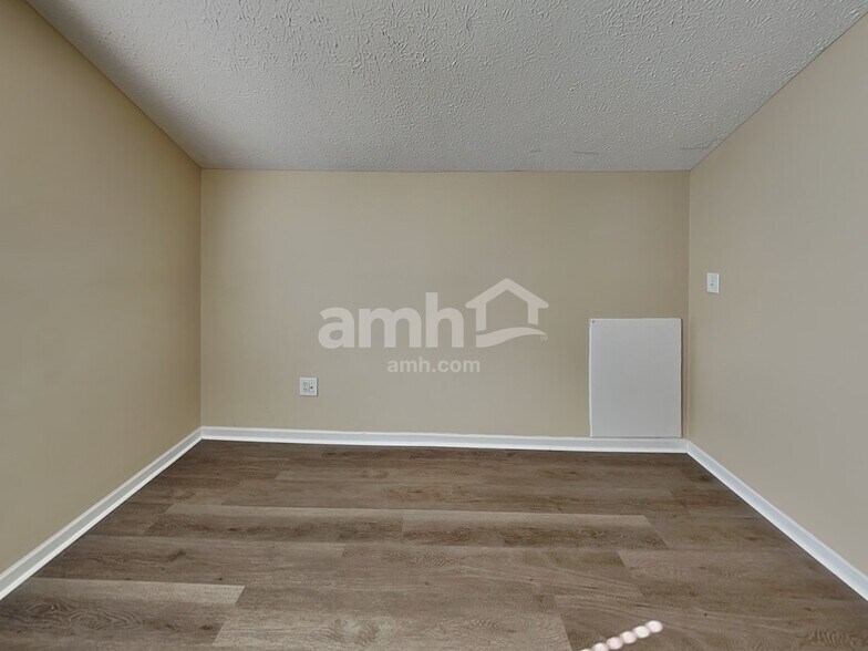 Building Photo - 46 Runkle Dr