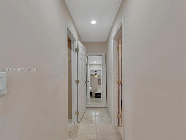 Building Photo - 1143 Lincoln St