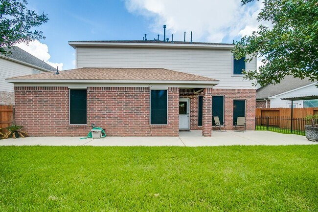 Building Photo - 3715 Slocom Dr