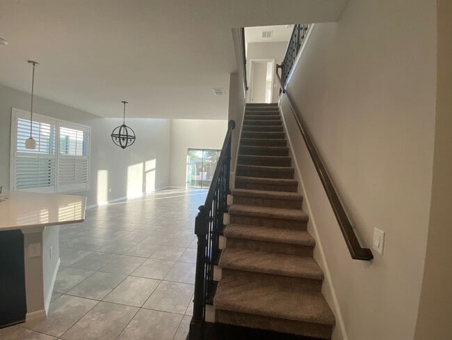 Building Photo - 3 Bedroom 3.5 Bath Home in Winter Park for...
