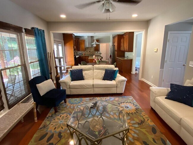 Building Photo - 30 Sherryforth Dr NW