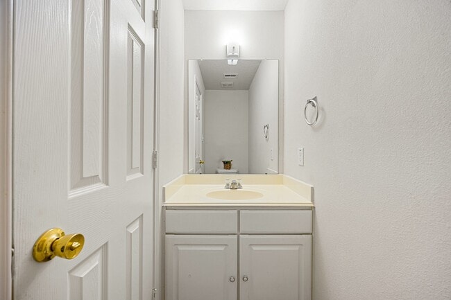 Building Photo - 18107 Fairhope Oak St