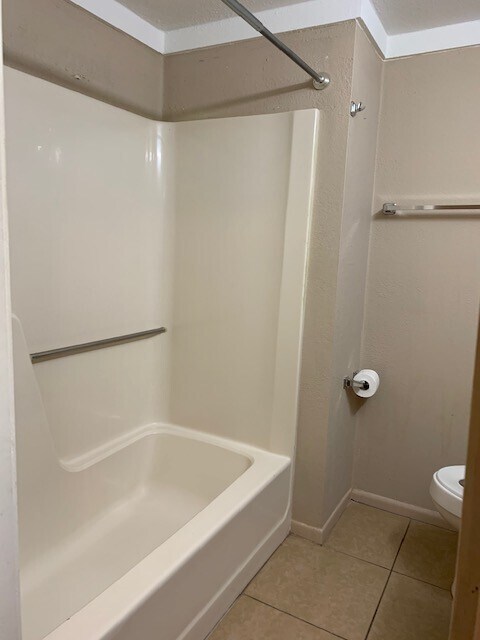 Building Photo - CUTE 2 BDRM COTTAGE CLOSE TO WATER ACCESS