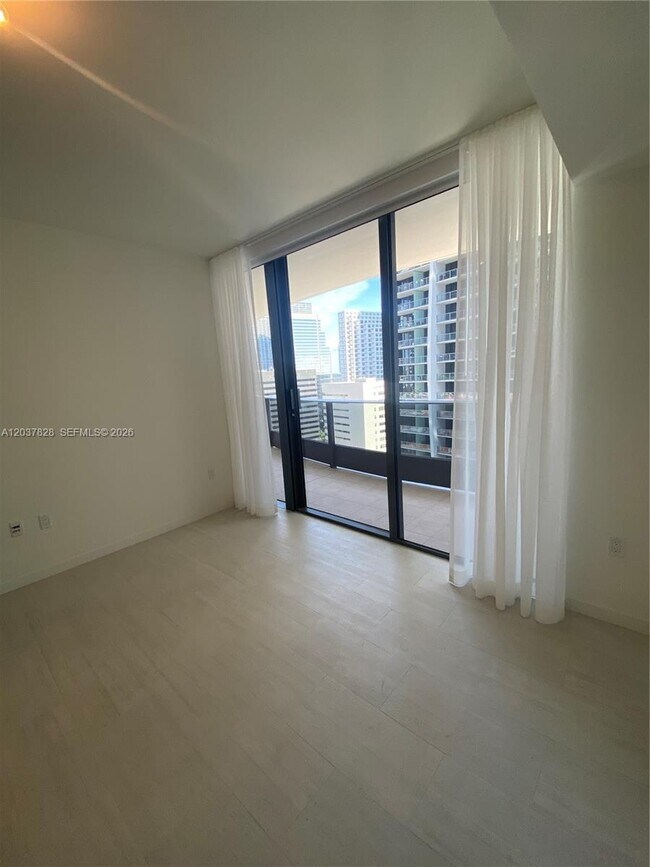 Building Photo - 1000 Brickell Plaza