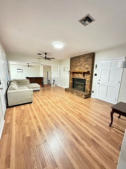 Building Photo - 10420 Ware Street