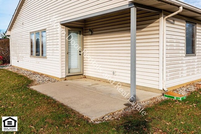 Building Photo - 1510 Fieldstone Dr