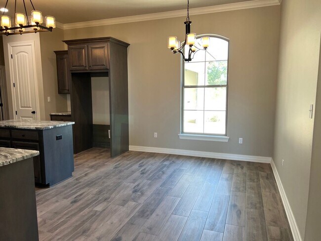 Building Photo - 1151 Green Wood Cir