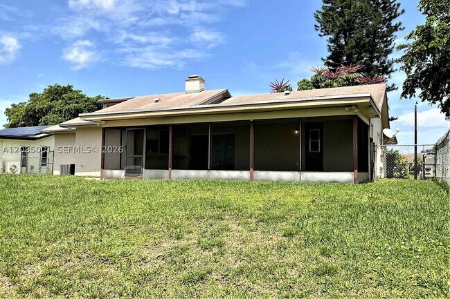 Building Photo - 1153 SW 25th Ave