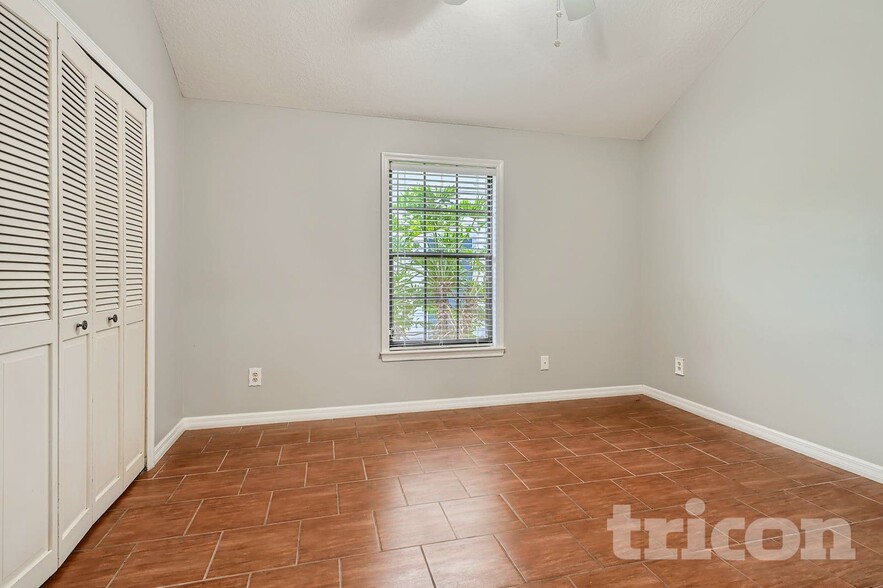 Building Photo - 1400 13th St