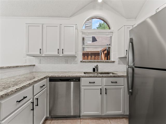 Building Photo - 2613 Maywood Ct