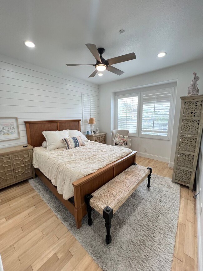 Building Photo - Beautifully Furnished Home in Huntington Beach