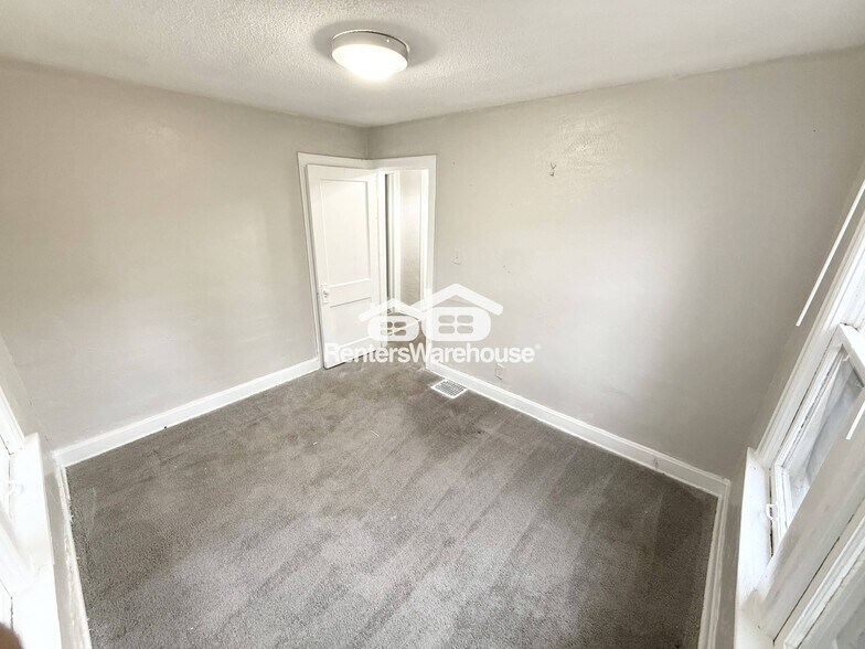 Building Photo - 5418 Olive St