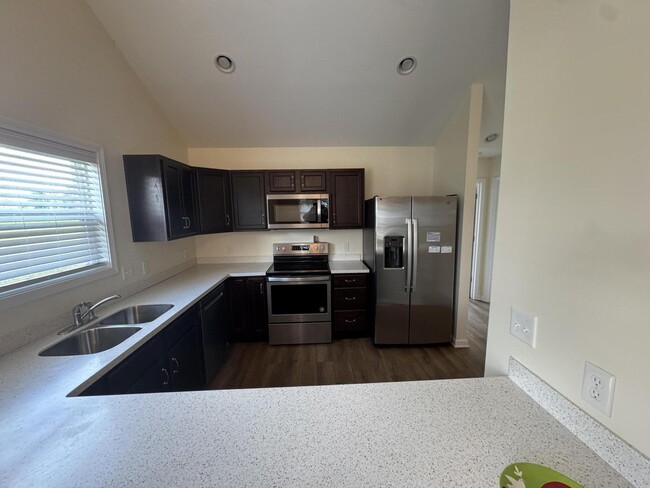 Building Photo - 28 Heron Pl