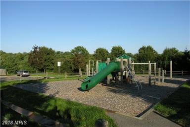 Building Photo - 3 Bed 2 Bath - Germantown Condo - Washer/Dryer In Unit