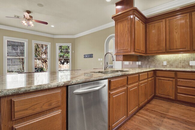Building Photo - 13714 Gainesway Dr