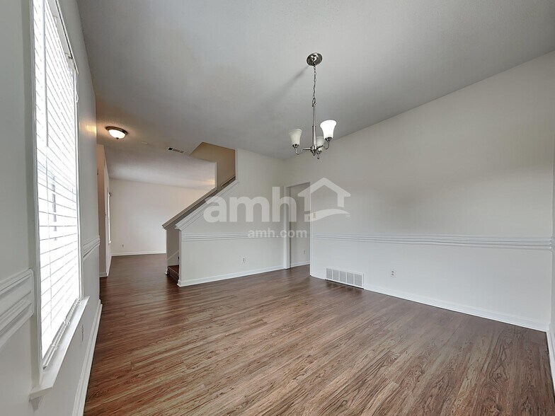 Building Photo - 821 Rain Dance Way