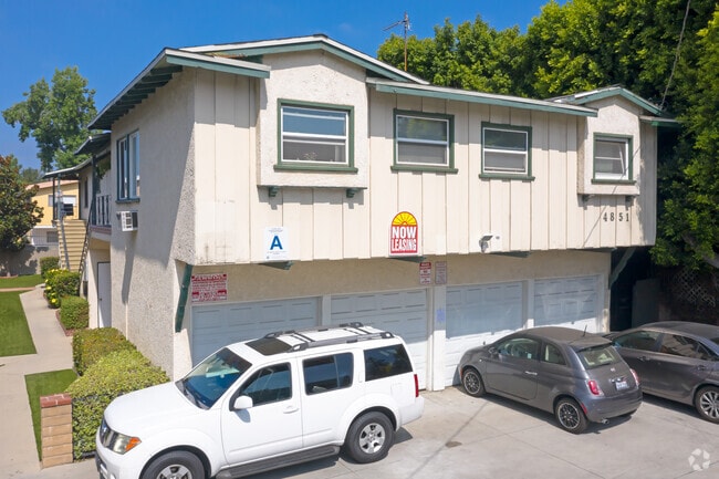 Building Photo - Coldwater Canyon Apartments