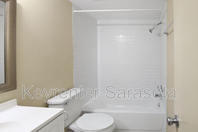 Building Photo - 2411 8th St