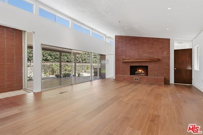 Building Photo - 444 S Windsor Blvd