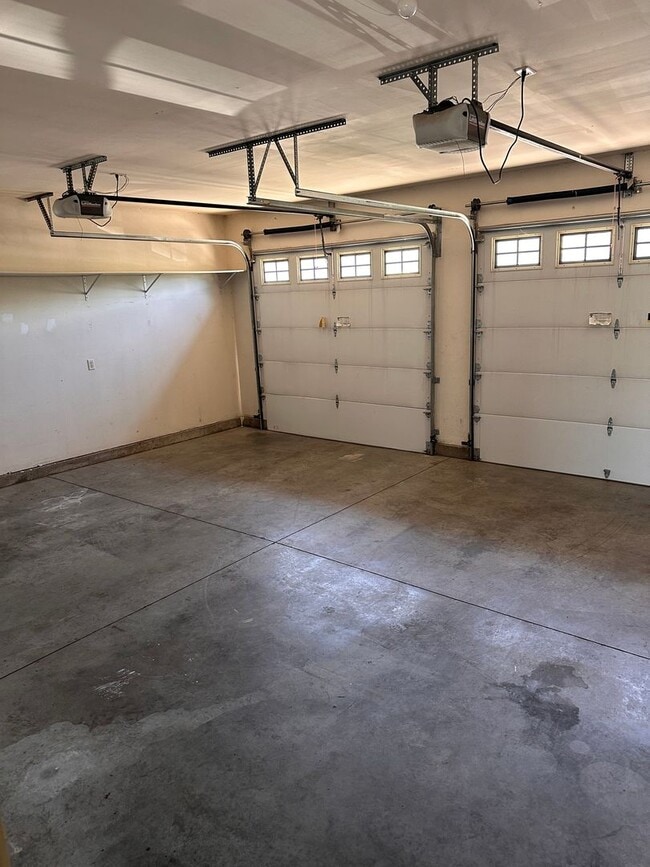 Building Photo - Gorgeous 3 Bedroom Home in Elk Grove Commu...