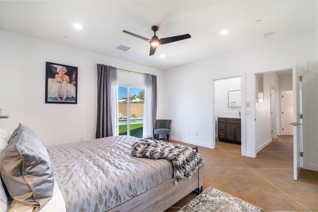 Building Photo - 15553 Ave Manzana