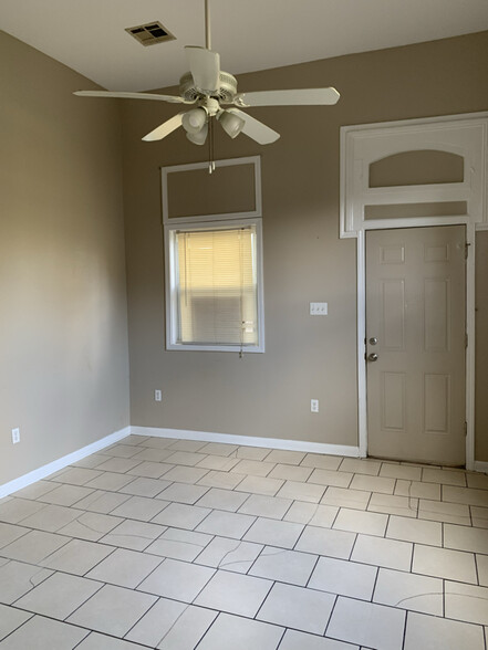 Building Photo - 828 N Dorgenois St