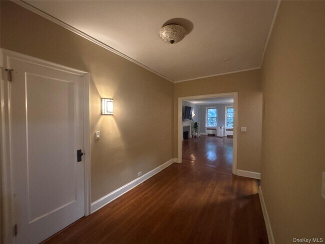 Building Photo - 8 Barstow Rd