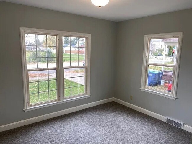 Building Photo - Click the “Apply Now” button or email wapmrentals@gmail.com for a prompt response.