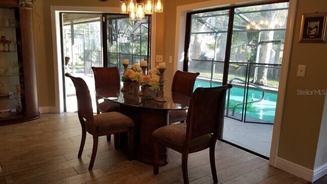 Building Photo - 392 Lakeview Terrace