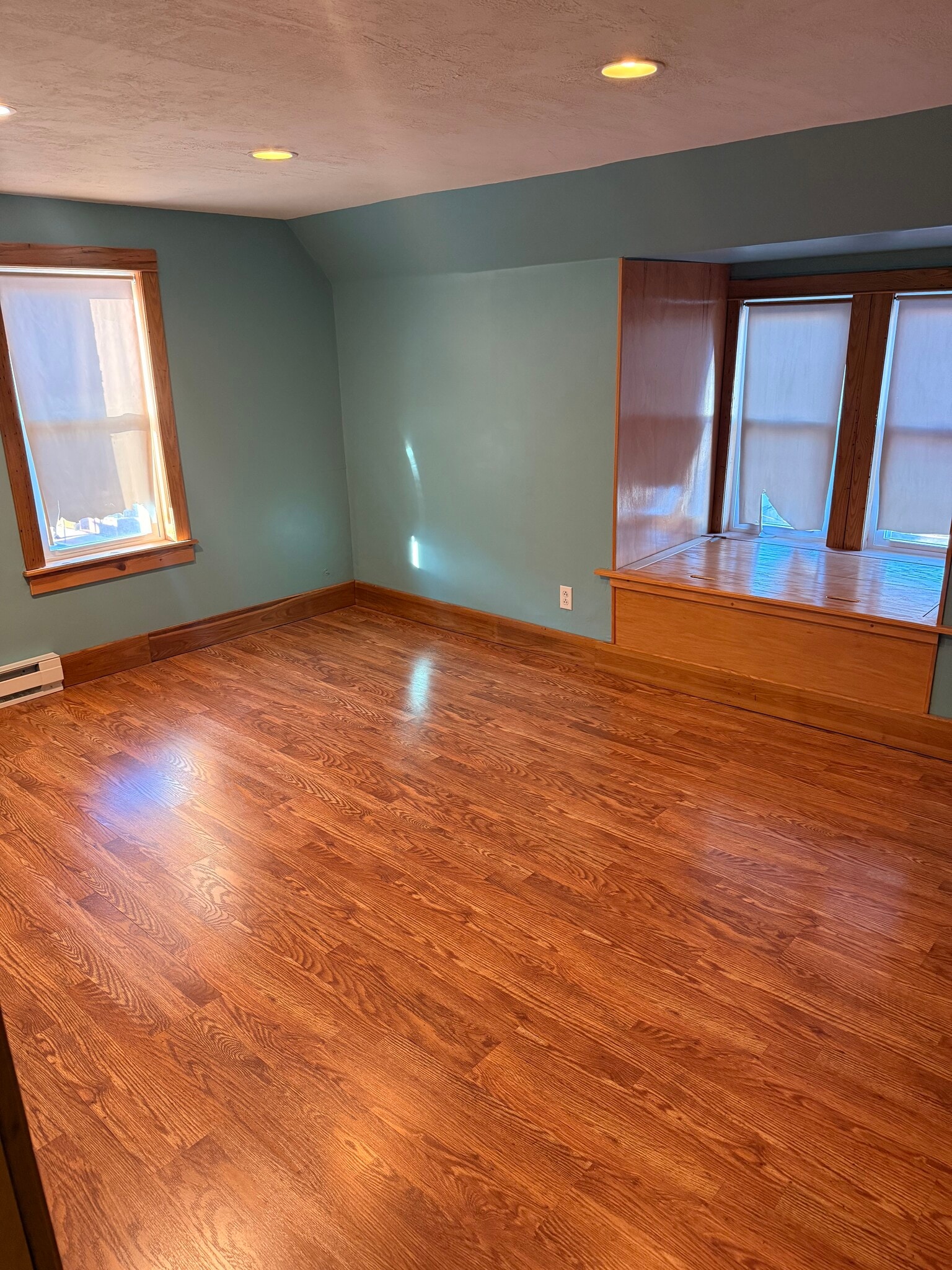 Building Photo - 46 S Main St