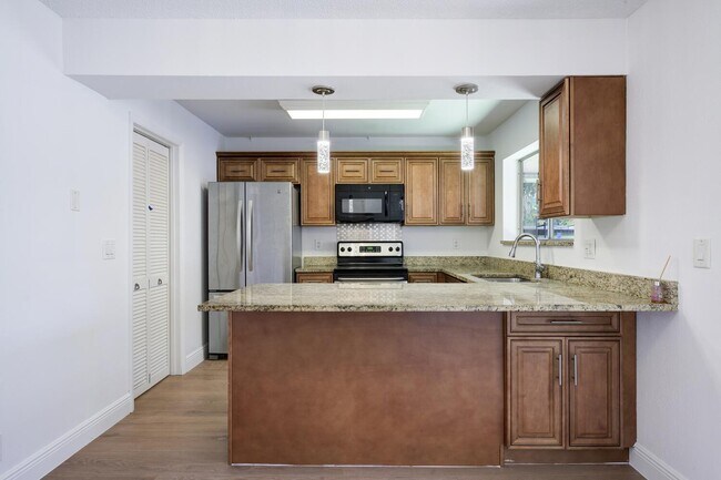 Building Photo - 5280 Bosque Ln