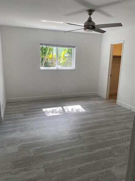 Building Photo - 1730 NE 56th Ct