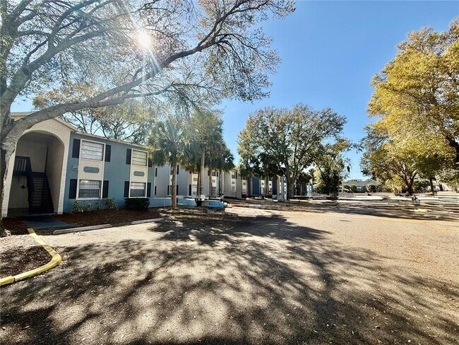 Building Photo - 2507 N Alafaya Trail