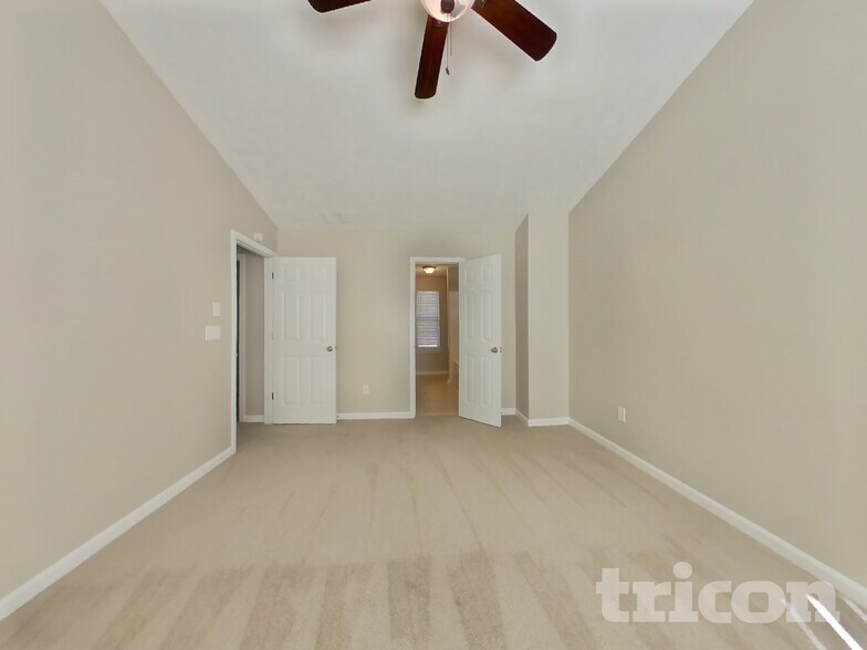 Building Photo - 9870 Rivercliff Ln