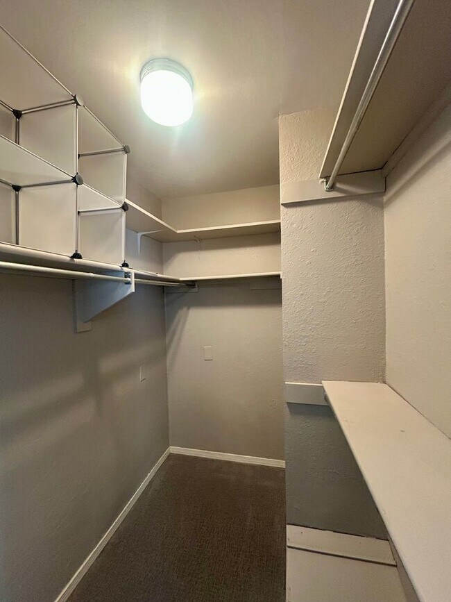 Building Photo - Beautifully updated home just west of Brookside and Trader's Joes in Midtown