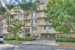 Building Photo - 117 N Gale Dr