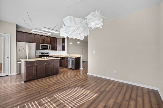 Building Photo - Beautiful Townhome for Rent in Virginia Beach With Free Internet!