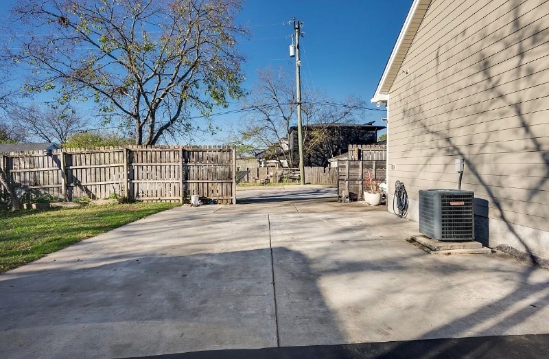 Building Photo - 711 32nd Ave N