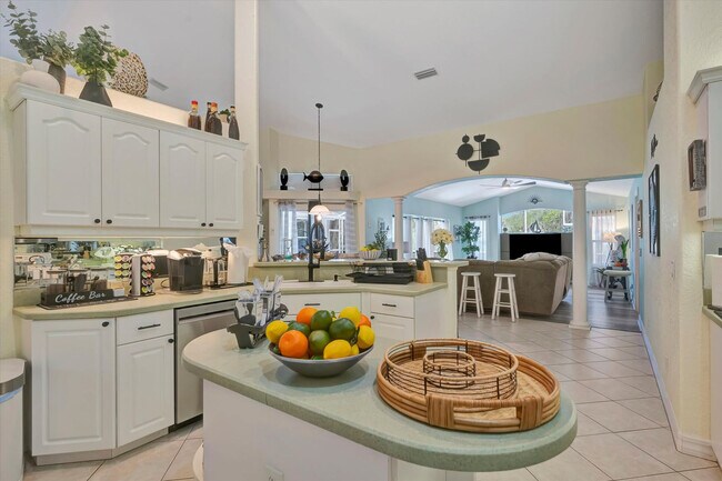 Building Photo - 19 Hoffer St