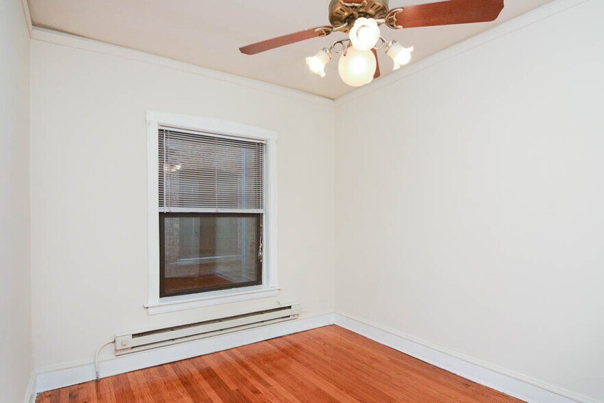 Building Photo - 1315 Oak Ave