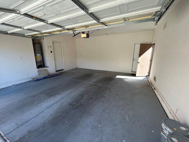 Building Photo - 11783 N 143rd Ave