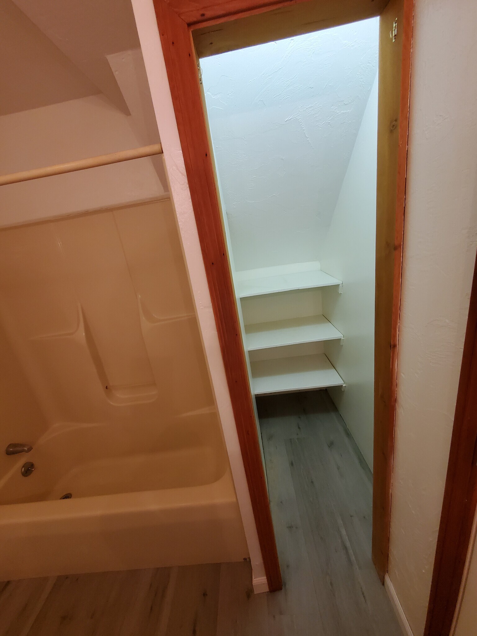 Roomy linin closet in bathroom - 3 Ludlow St