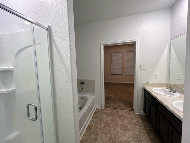 Building Photo - 14633 E Pine Heart Dr