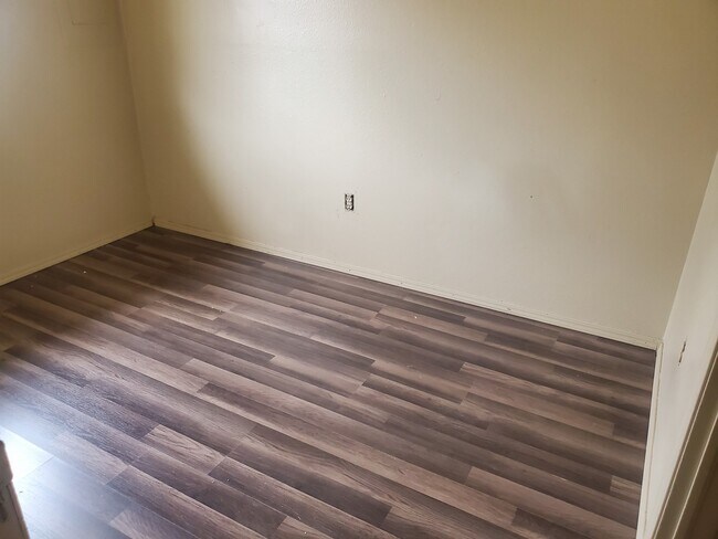 Building Photo - East County Estates Triplex