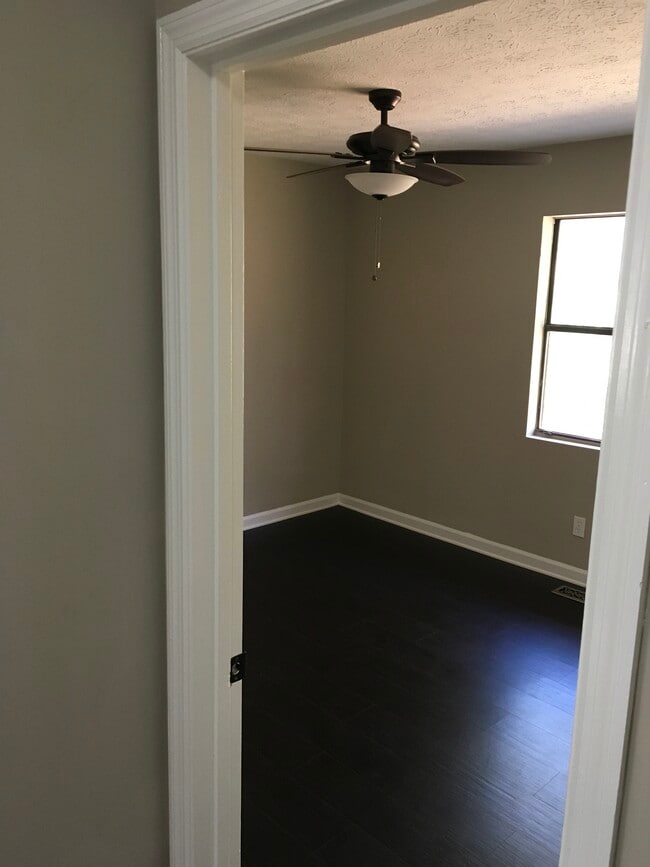 Building Photo - 110 Hillpine