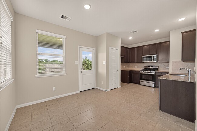 Building Photo - 16226 Westley Ridge Dr