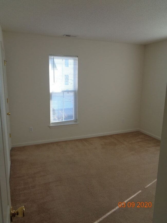 Building Photo - 2 Bedroom Condo in Williamsburg for Rent
