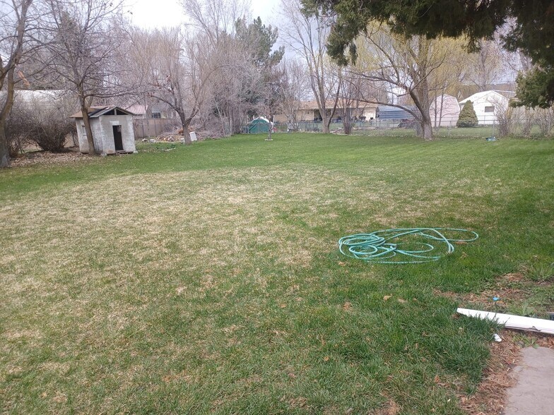 Building Photo - 705 Canyon View Drive