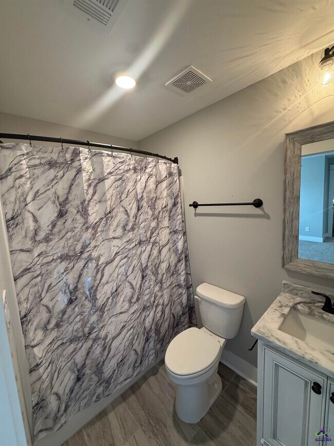 Building Photo - 221 Perth Ct